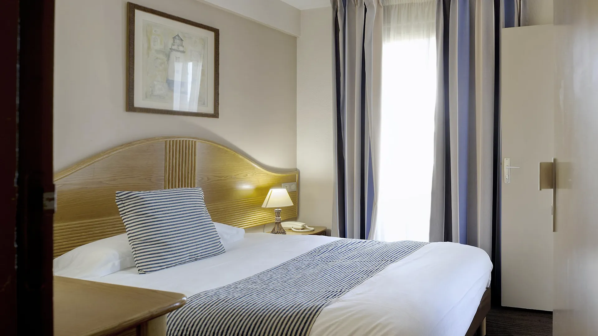 Hotel Esprit D'Azur Nice 3*,